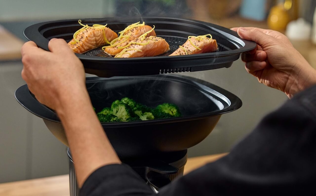 Thermomix 7 in action, steaming fresh vegetables to retain nutrients, flavour, and colour for healthy everyday meals.